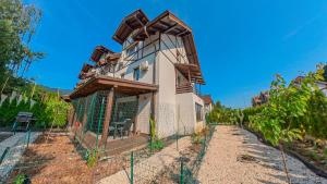 Jungle Family Villa near Park Aventura,Lake,Zoo
