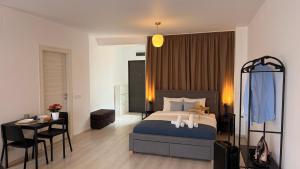 SoHo Unirii Studio - Near Old Town, Terrace - RH Living