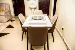 Elegant 2 Bedroom Apartment close to Rupa Mall, Noble Hotel,Poa PLace, Mediheal hospital, TopHill Hospital and St Lukes Hospital