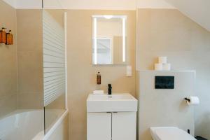 Modern 3BR perfect for 4-6 metro close to Naschmarkt