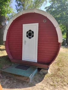 TinyHouse "Comet" am See, an der Mecklenburger Seenplatte