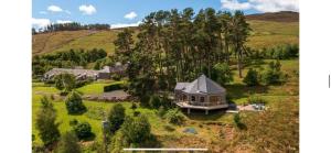 Dalnoid Cottages & Treehouses Nr Glenshee