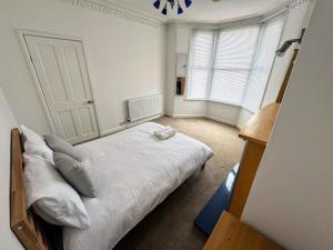 Bright & Cozy Private Room Near Bristol City Centre