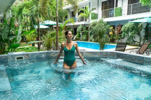 Wide Mouth Frog Quepos