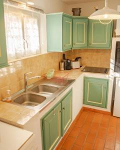 Villas Joli mazet, jardin, piscine, tennis, plein centre : photos des chambres