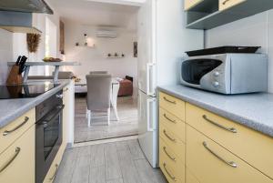 Brunos Poolside Apartments