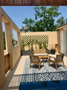 Appartements Appartement 3 Chambres, terrasse privee, piscine, parking : photos des chambres