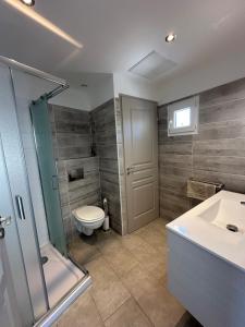 Maisons de vacances Maison pour 4 avec clim et parking : photos des chambres