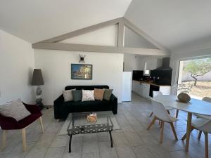 Maisons de vacances Maison pour 4 avec clim et parking : photos des chambres