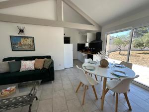 Maisons de vacances Maison pour 4 avec clim et parking : photos des chambres