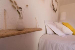 Deluxe Double Room with Balcony room in Utopia Guest House