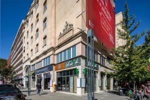 Hyper central and super comfy