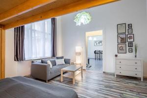 Ultra central home away from home