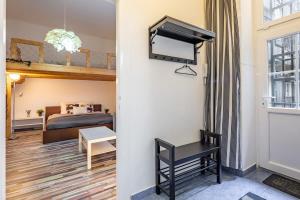 Ultra central home away from home