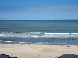 Amazing sea view, right on the sand