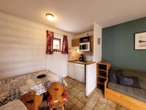 Appartements Residence Le Saint Genix - 2 Pieces pour 4 Personnes MAE-0383 : photos des chambres