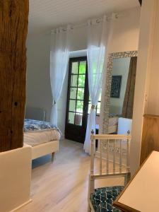 B&B / Chambres d'hotes Le bois des fees de Chazelles : photos des chambres