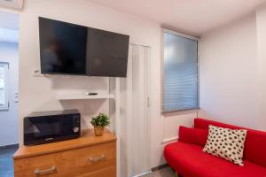 Backyard - Quiet Sleep - Sunny