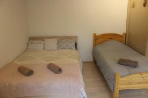 Studio with private entrance and free parking