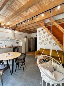 Szumidomki strefa z jacuzzi sauna widok na potok las