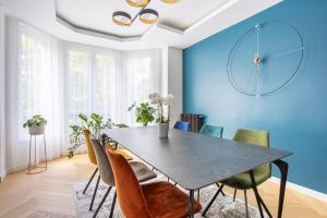 4-room apartment Place de la Mairie - City Center