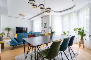 4-room apartment Place de la Mairie - City Center