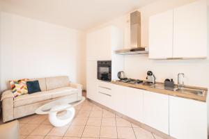 Vicino al Mare - Comodo per 5 - WiFi e Parcheggio Privato