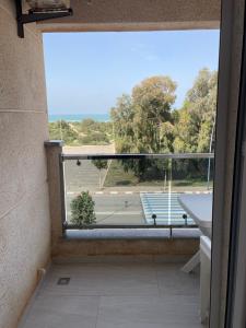 Standing avec vue sur mer