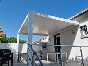 Villas Superbe maison avec piscine en centre ville : photos des chambres