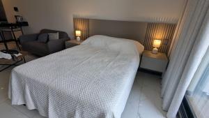 Luxurious studio with pool and gym 312