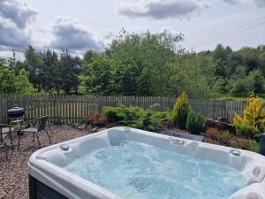 Dalnoid Cottages & Treehouses Nr Glenshee