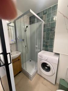 Appartements CAP AZUR- Jardin, piscine et acces plage : photos des chambres