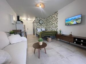 Appartements CAP AZUR- Jardin, piscine et acces plage : photos des chambres