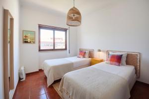 Ocean Balcony, 10m Walk to Beach, by TimeCooler