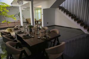 The Heavens Villa - Colombo & BIA Airport