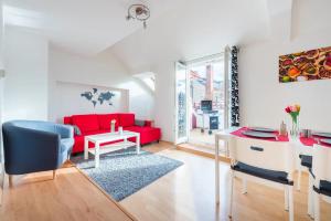 Duplex City-Centre Apartment with a Sunny Terrace