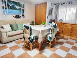 Escapada en Pareja con Jardín Privado - 100 m del Mar