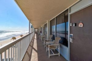 Sea Swept Ocean Front Studio