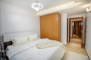 Modern & Cozy 2-Bedroom Apartment in Nairobi with Balcony views