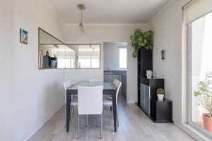 22th floor Luminous 4 bdr apartment in Palermo