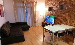 Three bedrooms bright apartment center Barcelona