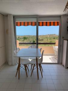 Mon Petit Paradis, vue sur dunes et mer, accès direct plage Robinson, WIFI, terrasse, parking privé, très ressourçant, à Marseillan Plage