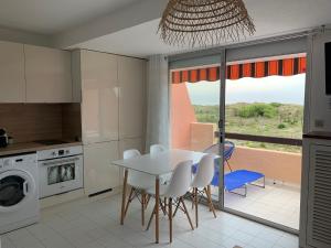 Mon Petit Paradis, vue sur dunes et mer, accès direct plage Robinson, terrasse, WIFI, parking privé, très ressourçant, à Marseillan Plage