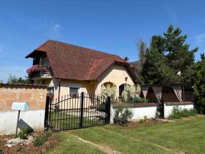 Apartment in Balatonbereny - Balaton 18046