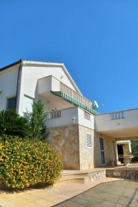Apartments with parking space Poljica, Trogir - 24016