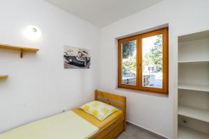 Apartments with parking space Mandre, Pag - 24492