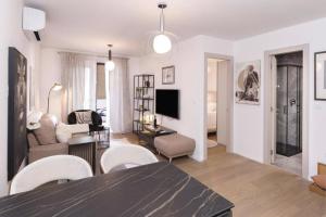 Apartments with parking space Split - 24662