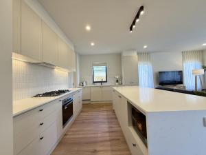 Aalto Retreat 1 - Chic Modern Close to Everything