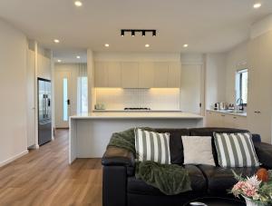 Aalto Retreat 1 - Chic Modern Close to Everything