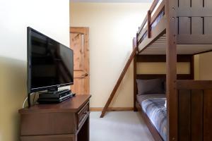 The Aspens 5 w Hot Tub